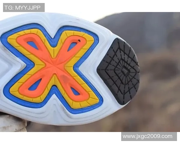 燃情绿茵巨星时刻 热血拼搏展现足球无畏激情 燃情绿茵巨星时刻 热血拼搏展现足球无畏激情