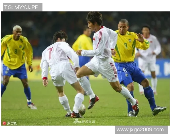 足球传奇星辉:回顾经典球员与辉煌时刻的巅峰演绎 足球传奇星辉:回顾经典球员与辉煌时刻的巅峰演绎